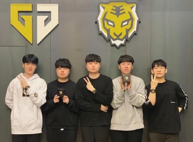 了对他们备 了对他们备