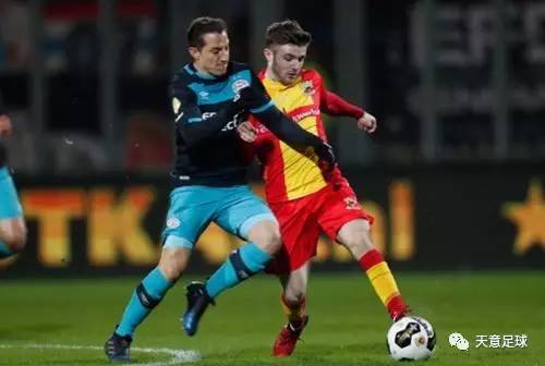 他鼓励球员 他鼓励球员